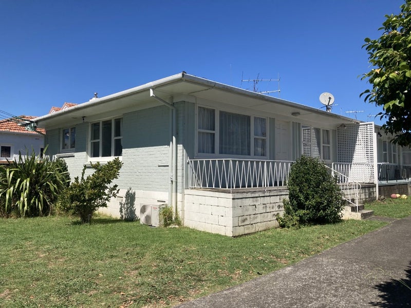 1/18 King Edward Avenue, Epsom, Auckland - Carousel 2