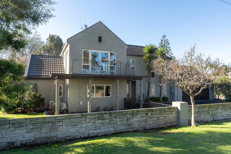 1080 River Road, Queenwood, Hamilton - Carousel 2