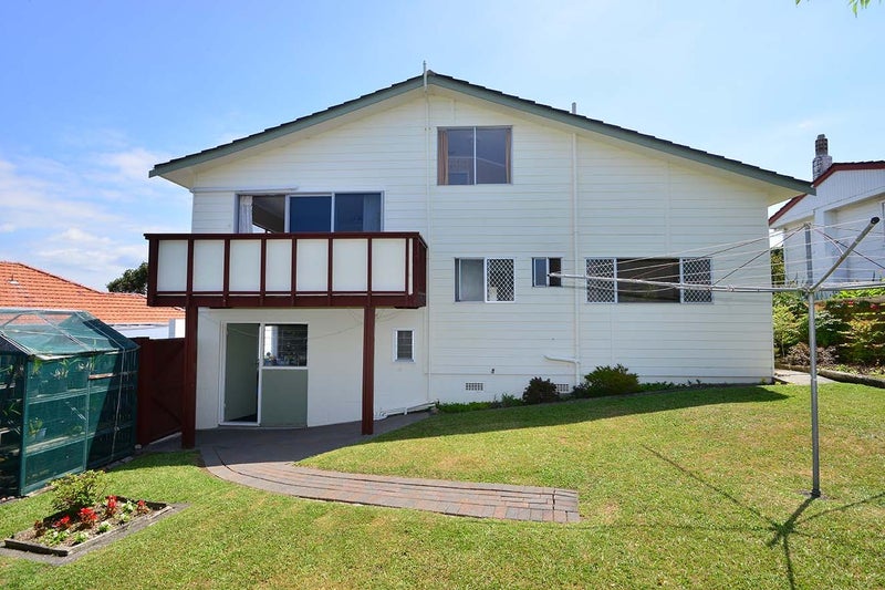 14 Newburn Road, Waiake, Auckland - Carousel 2