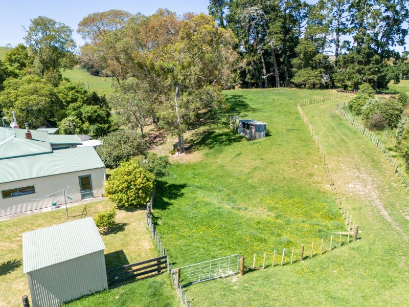 1872 Middle Road, Poukawa - Carousel 2