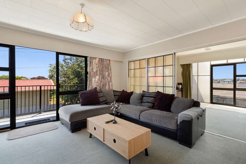 20D Carlton Avenue, Gonville, Whanganui - Carousel 2