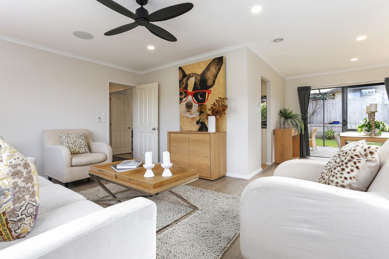 7 Berkshire Terrace, Massey, Auckland - Carousel 2