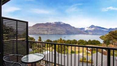 7/8 McKerrow Place, Sunshine Bay, Queenstown - Carousel 1