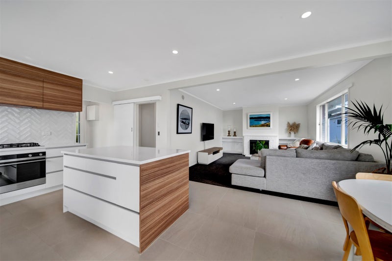 27 Wairau Road, Oakura, Oakura - Carousel 2