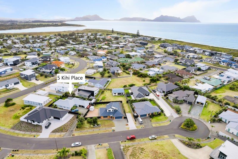 5 Kihi Place, Ruakaka - Carousel 2