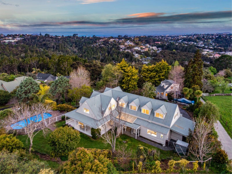 7 Dene Court Lane, Greenhithe, Auckland - Carousel 1