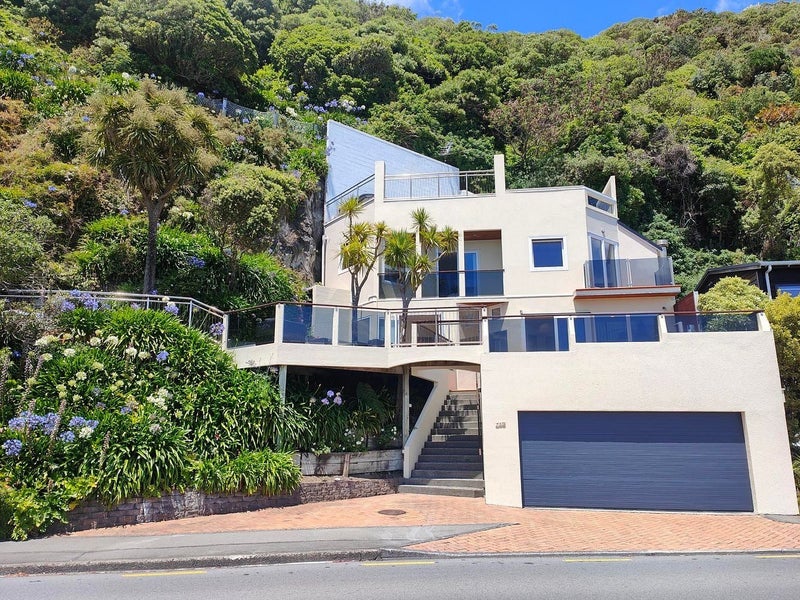 719 Marine Drive, Eastbourne, Lower Hutt - Carousel 1