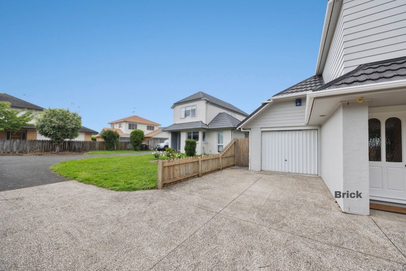 2/26 Headcorn Place, Botany Downs, Auckland - Carousel 31