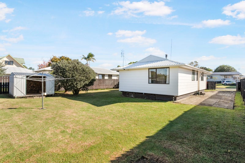 22 Compass Place, Te Atatu Peninsula, Auckland - Carousel 2