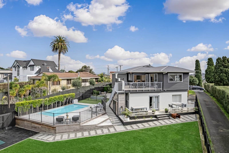 113 Litten Road, Cockle Bay, Auckland - Carousel 1