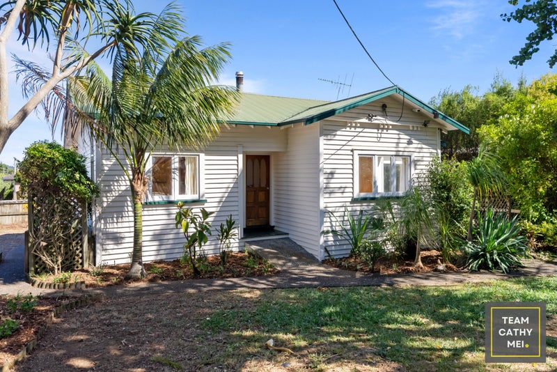 122 Rathgar Road, Henderson, Auckland - Carousel 1