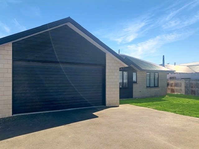 122A Thomson Street, Tinwald, Ashburton - Carousel 1