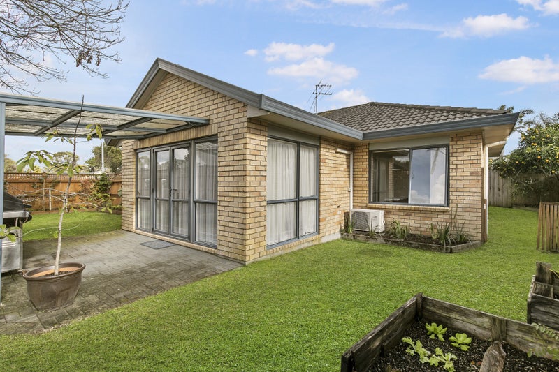 76 Sheriff Place, Randwick Park, Auckland - Carousel 2