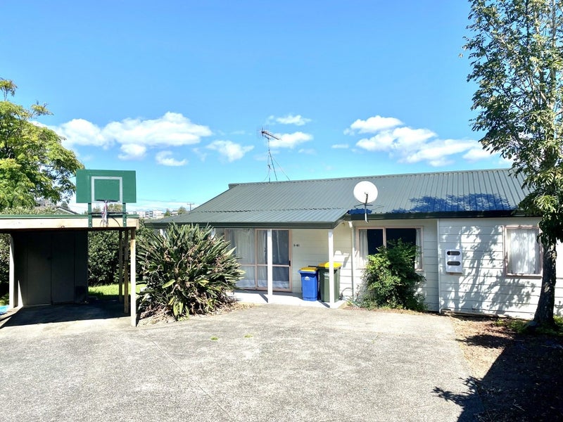 51A Greenslade Crescent, Northcote, Auckland - Carousel 2