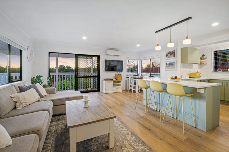 10 Emery Grove, Bayview, Auckland - Carousel 2