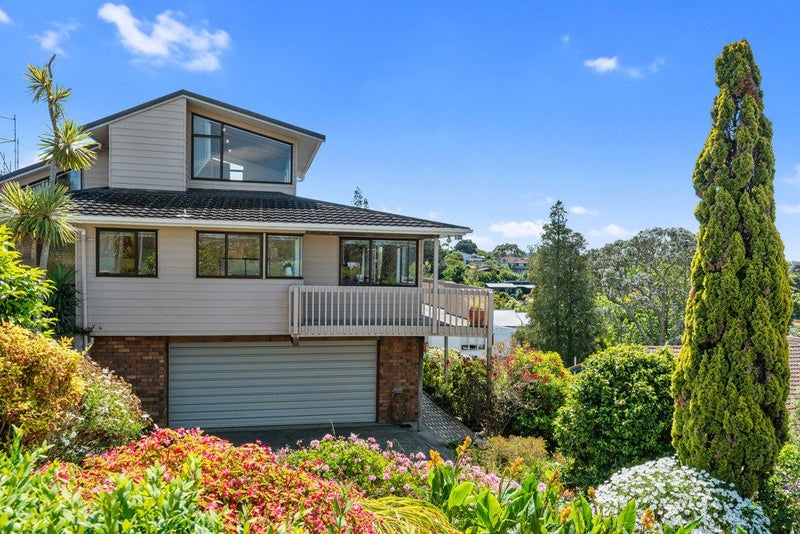 852 Beach Road, Waiake, Auckland - Carousel 1