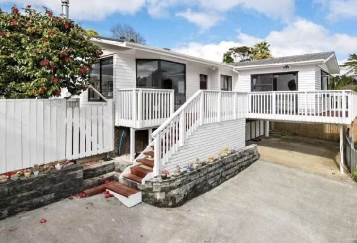 21A Coroglen Avenue, Birkenhead, Auckland - Carousel 1