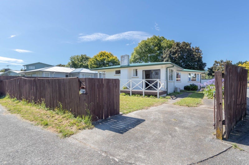 4 California Drive, Totara Park, Upper Hutt - Carousel 2