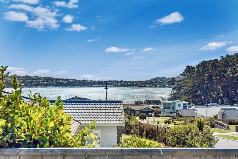 16 Ken Douglas Drive, Aotea, Porirua - Carousel 2