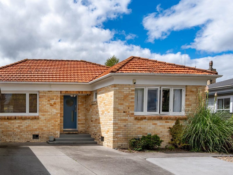 210 Nixon Street, Hamilton East, Hamilton - Carousel 1