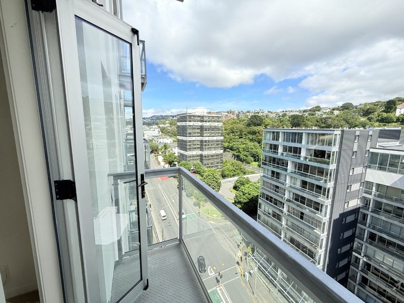 13C/163 The Terrace, Wellington Central, Wellington - Carousel 1