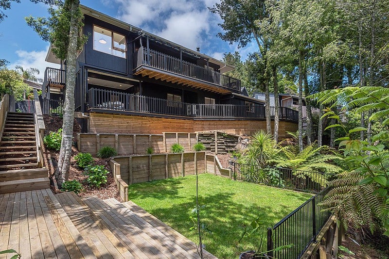 19 Heaton Grove, Chatswood, Auckland - Carousel 1