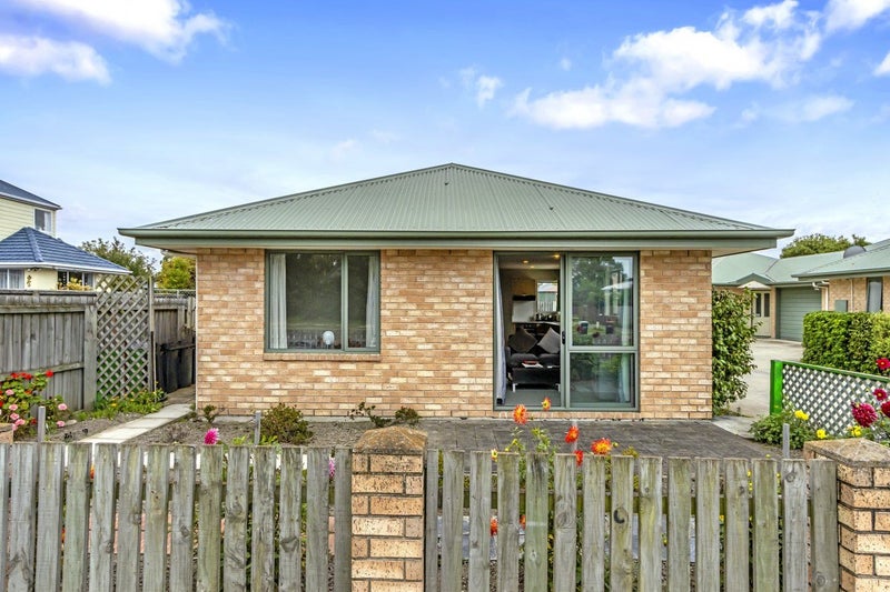 1/295 Pages Road, Wainoni, Christchurch - Carousel 1