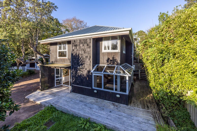 42B Finch Street, Morningside, Auckland - Carousel 2
