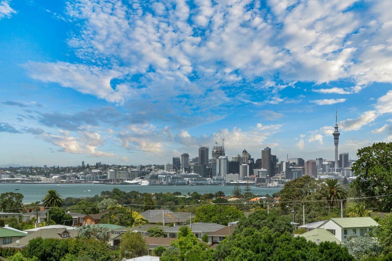 2/92 Ocean View Road, Northcote, Auckland - Carousel 14