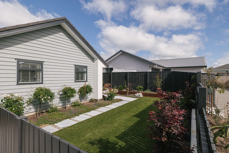 27 Daniel Place, Kelvin Grove, Palmerston North - Carousel 34
