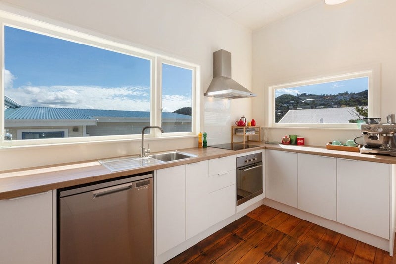81 Eden Street, Island Bay, Wellington - Carousel 20