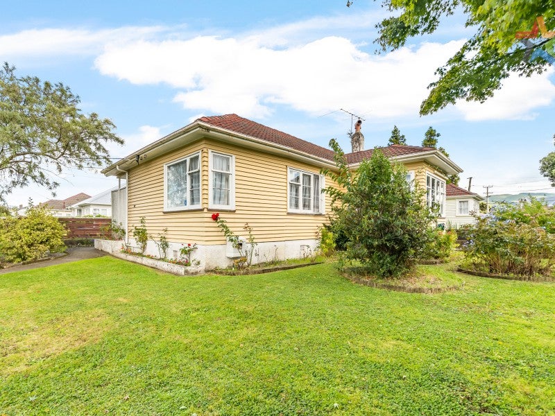 135 Oxford Terrace, Epuni, Lower Hutt - Carousel 1