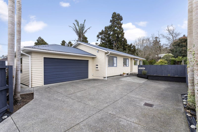 58A Woodside Road, Massey, Auckland - Carousel 1