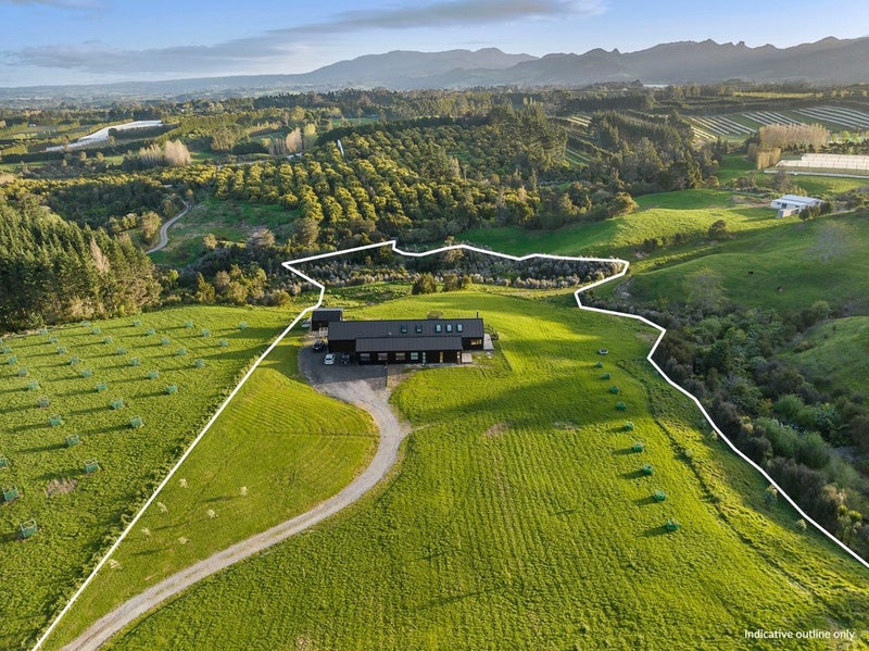 205 Henry Road, Katikati - Carousel 1