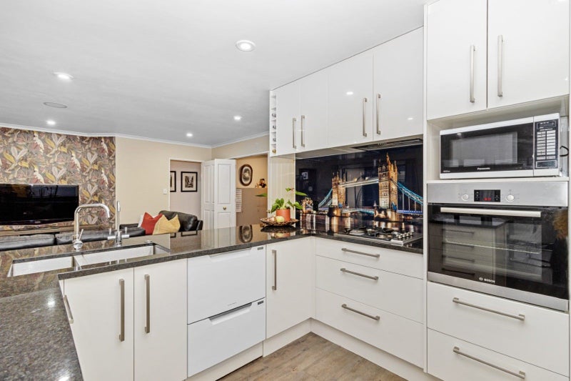 50 Spinnaker Drive, Flagstaff, Hamilton - Carousel 2