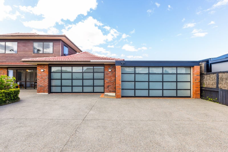 10 Elrita Place, Conifer Grove, Takanini - Carousel 2