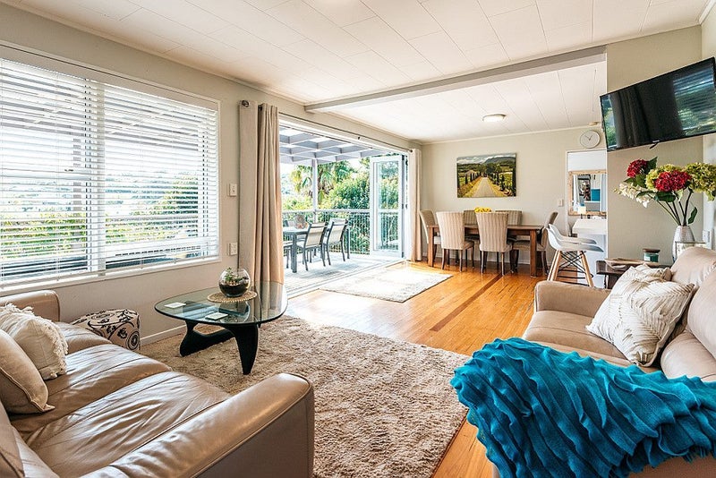 30 Alison Road, Surfdale, Waiheke Island - Carousel 2