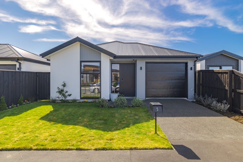 5 Chrysolite Place, Belfast, Christchurch - Carousel 1