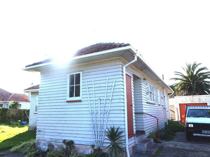 44 Jervois Street, Dargaville - Carousel 11