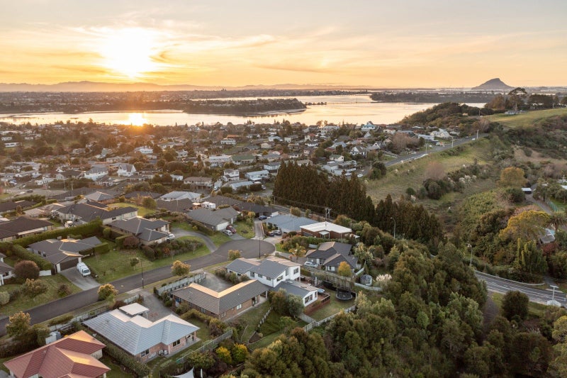 64 Utopia Park Heights, Welcome Bay, Tauranga - Carousel 2