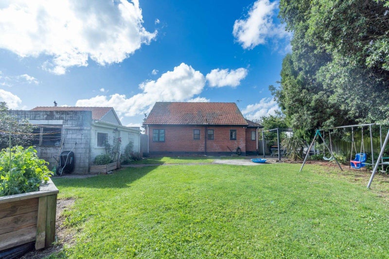 256 College Street, West End, Palmerston North - Carousel 19