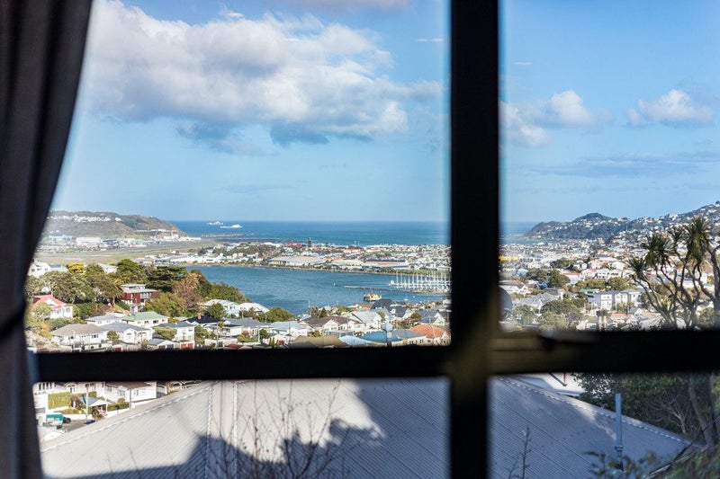 31 Ariki Road, Hataitai, Wellington - Carousel 2