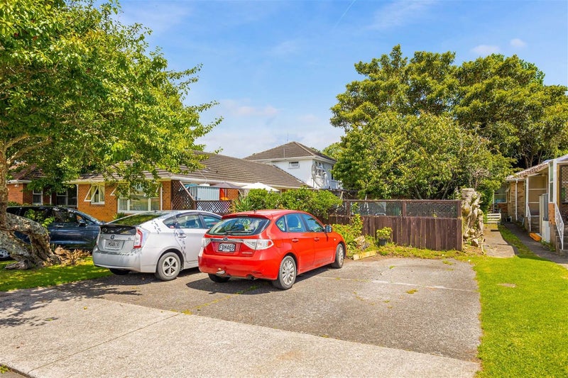 4/6 Begbie Place, Sandringham, Auckland - Carousel 1