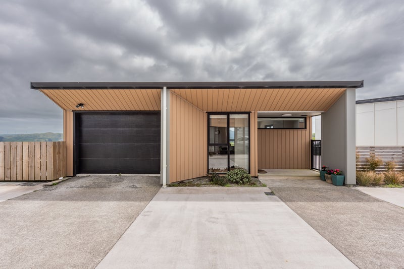 38 Red Beech Avenue, Woodridge , Wellington - Carousel 1