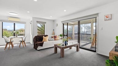 2/23 Ruawai Road, Mount Wellington, Auckland - Carousel 1