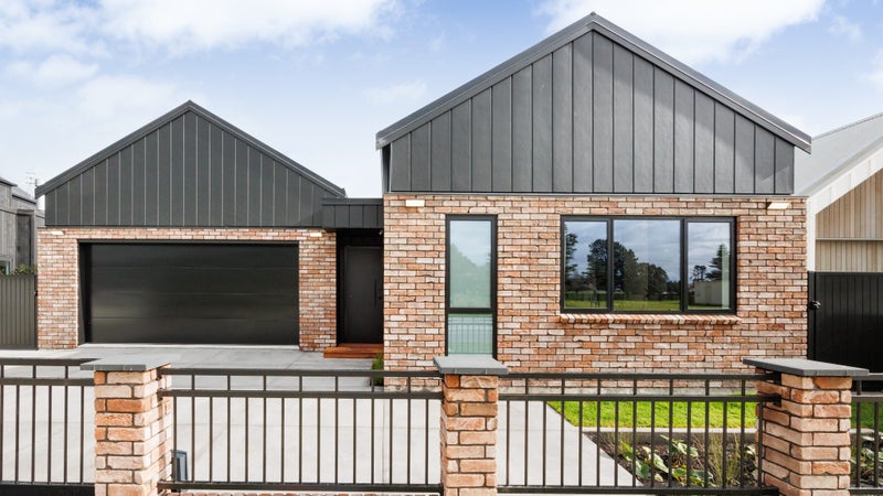 48 Kanuka Drive, Hokowhitu, Palmerston North - Carousel 1