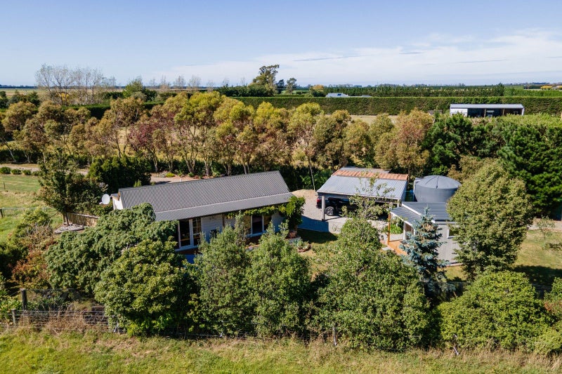 1070 Grahams Road, Ashton - Carousel 2