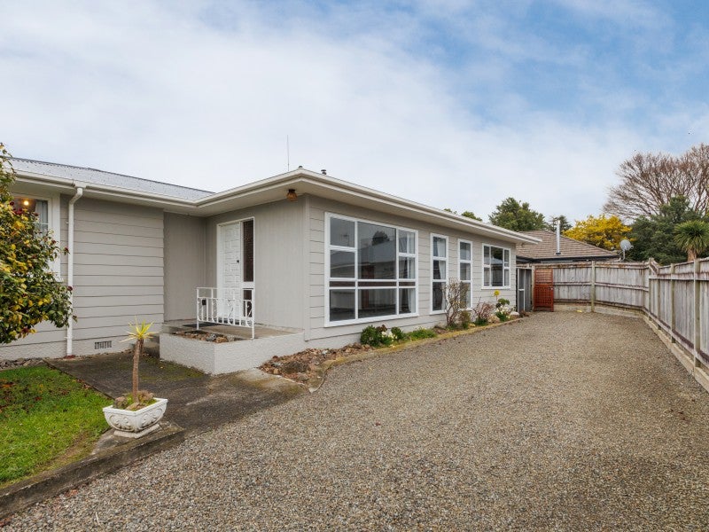 2 Patea Place, Terrace End, Palmerston North - Carousel 24