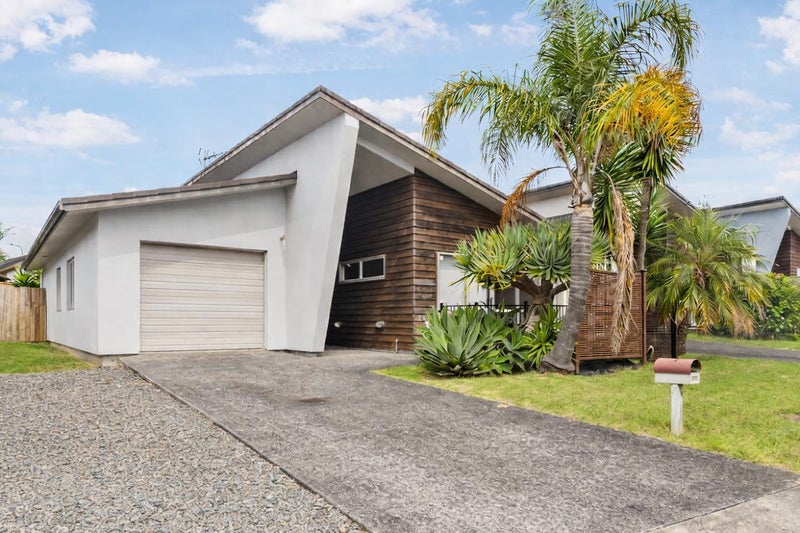 59A Aspiring Avenue, Flat Bush, Auckland - Carousel 2