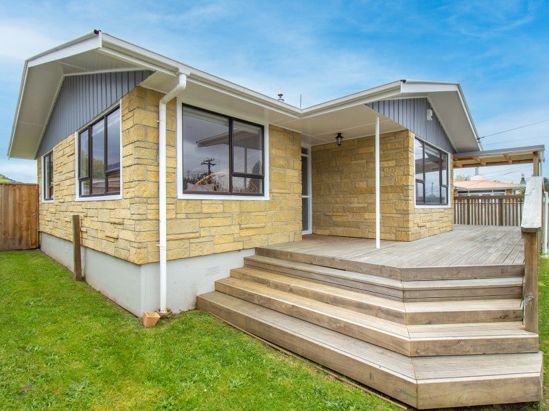 79 Sunset Road, Mangakakahi, Rotorua - Carousel 1